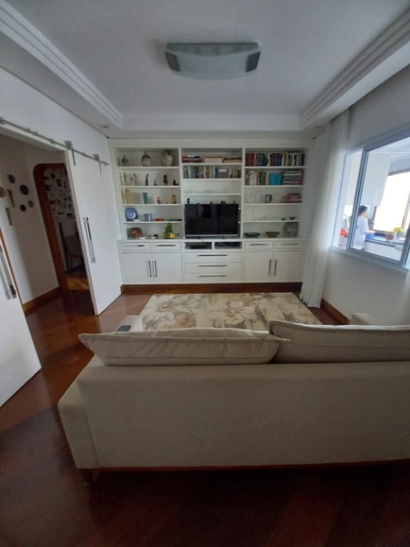 Apartamento à venda com 3 quartos, 198m² - Foto 4