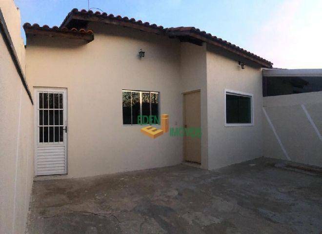 Casa à venda com 3 quartos, 187m² - Foto 1