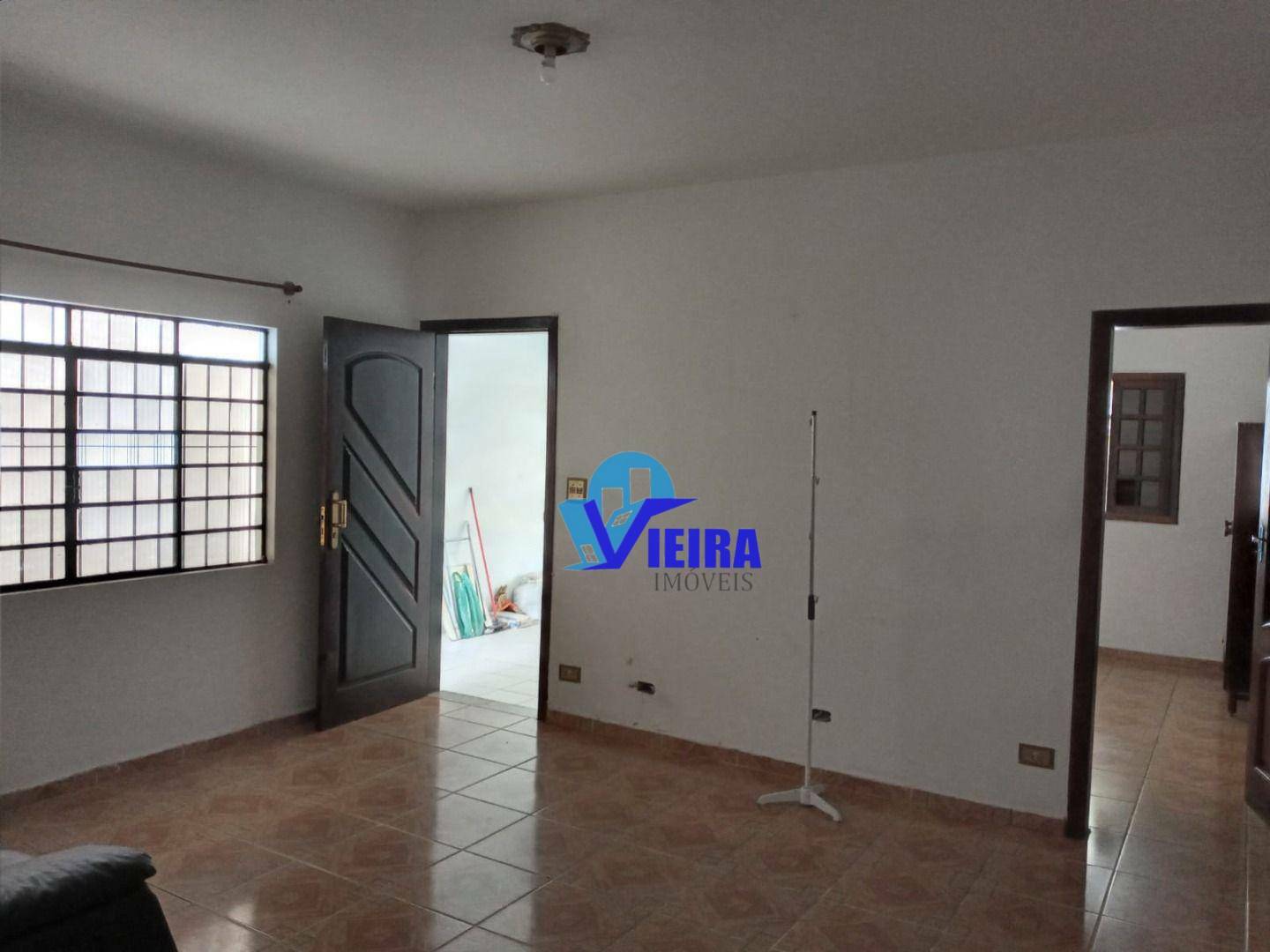 Casa à venda com 4 quartos, 135m² - Foto 1