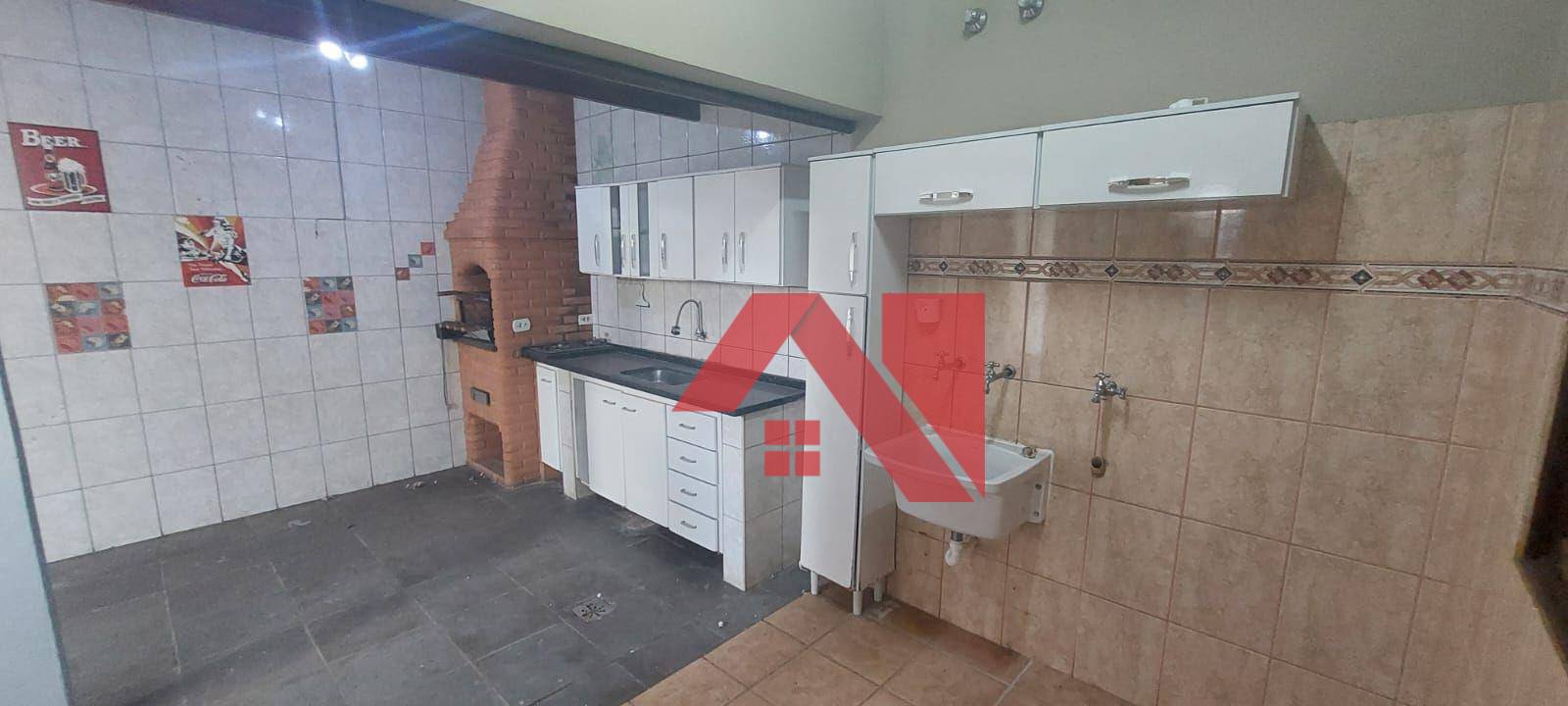 Casa à venda com 2 quartos, 140m² - Foto 1