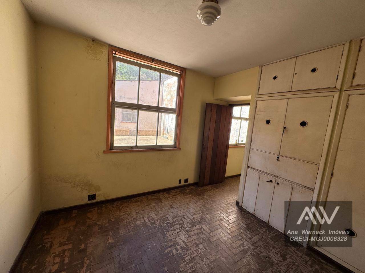 Chácara à venda com 8 quartos, 600m² - Foto 27