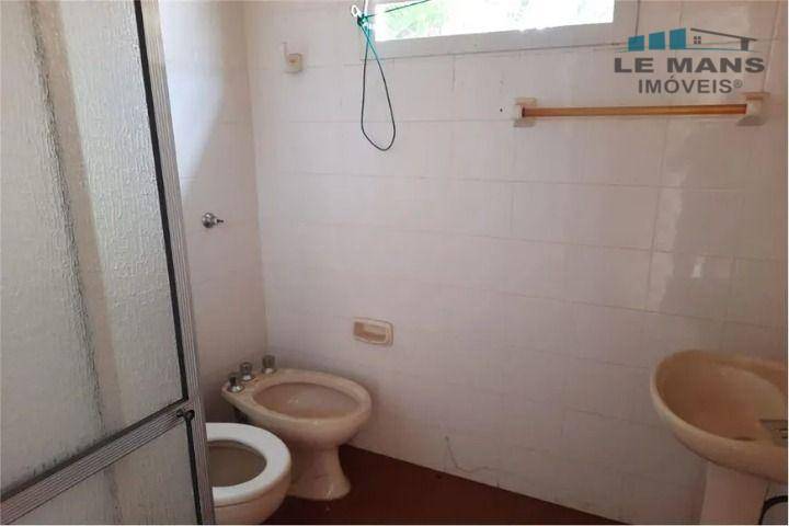 Casa para alugar com 3 quartos, 270m² - Foto 14