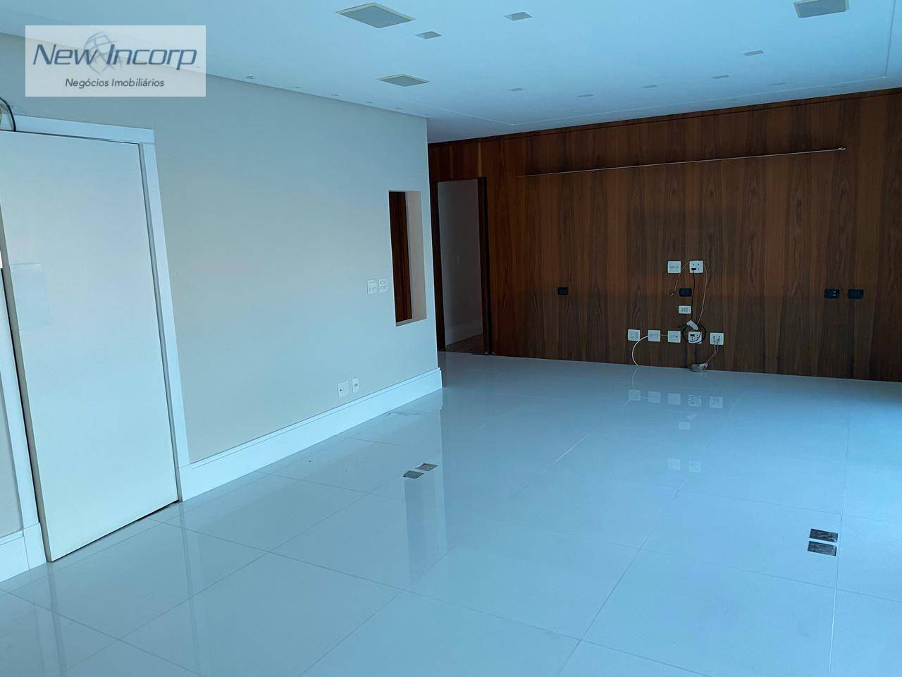 Apartamento à venda com 3 quartos, 155m² - Foto 3