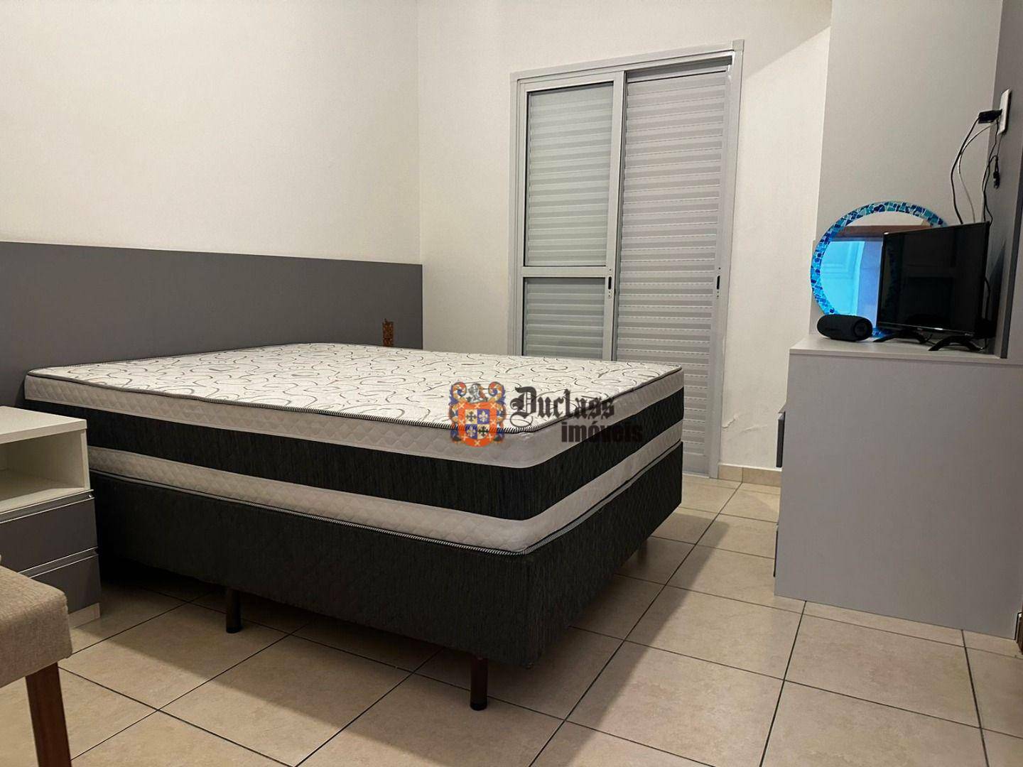 Apartamento à venda com 2 quartos, 76m² - Foto 9