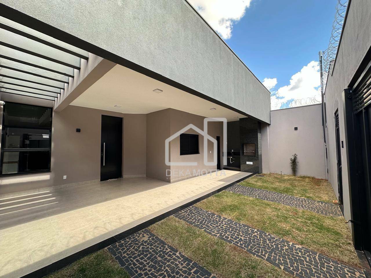 Sobrado à venda com 3 quartos, 116m² - Foto 1