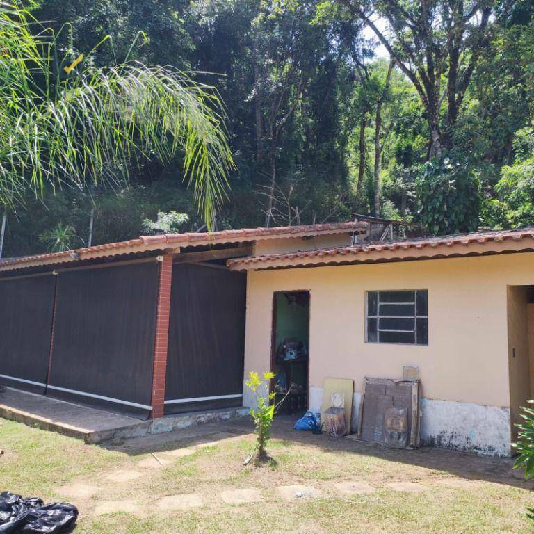 Chácara à venda com 5 quartos, 241m² - Foto 4