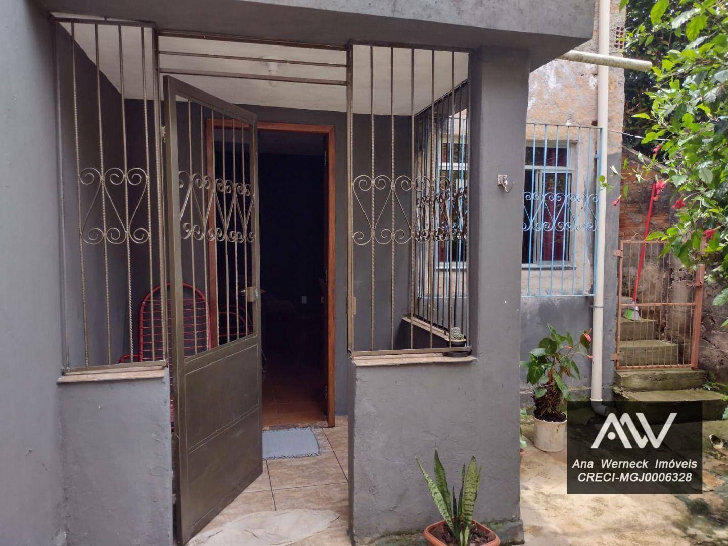 Casa à venda com 2 quartos, 90m² - Foto 1