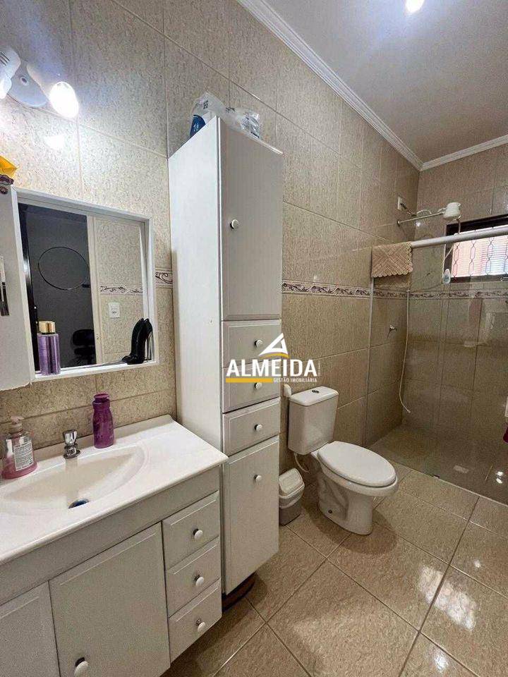 Casa, 3 quartos, 204 m² - Foto 2