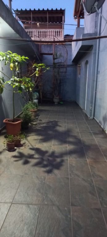 Sobrado à venda com 3 quartos, 200m² - Foto 12