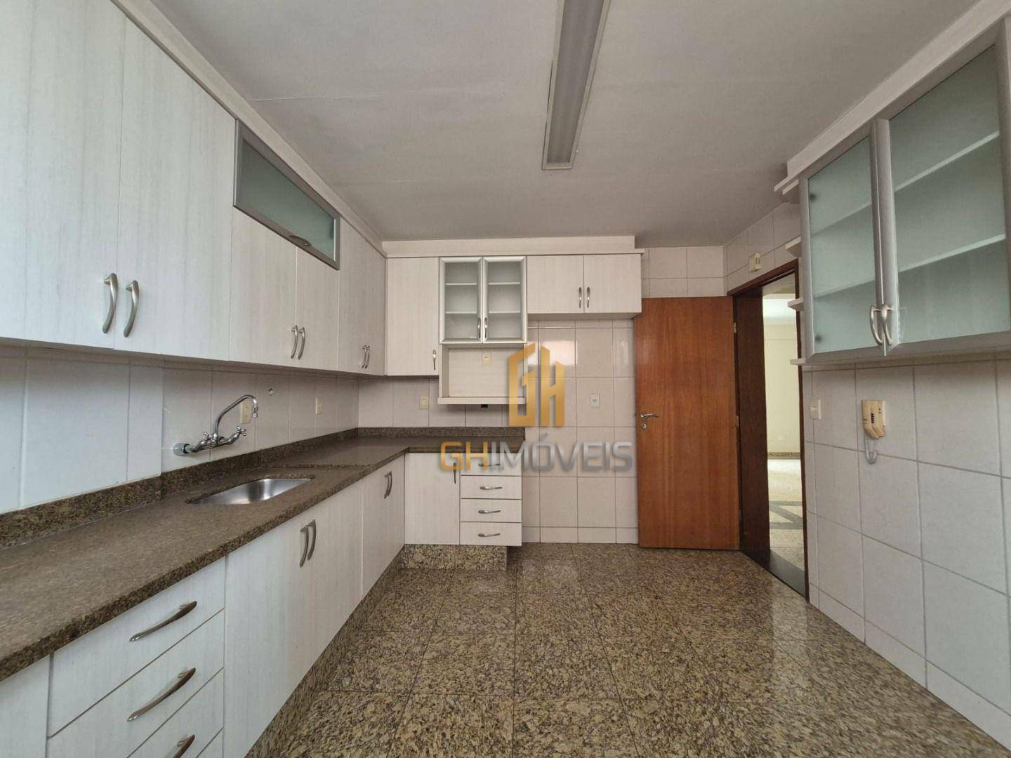 Apartamento à venda com 4 quartos, 252m² - Foto 18