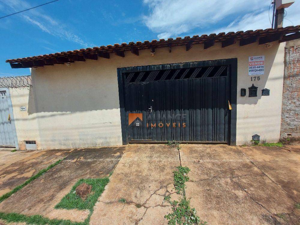 Casa à venda com 2 quartos, 89m² - Foto 1