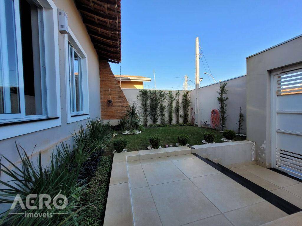 Casa à venda com 3 quartos, 263m² - Foto 4