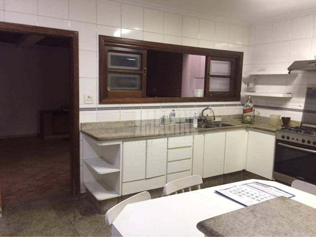 Sobrado à venda com 3 quartos, 220m² - Foto 4