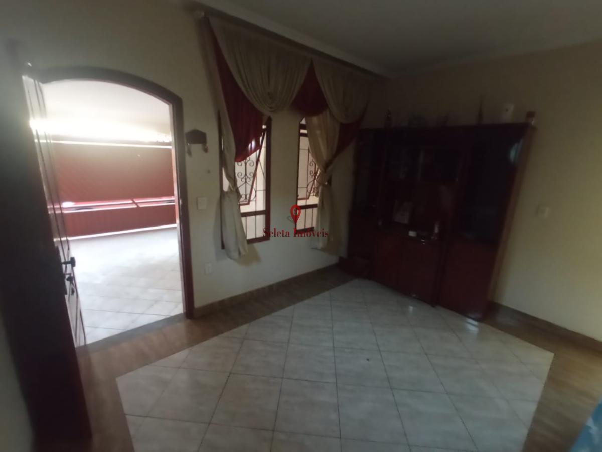 Casa à venda com 3 quartos, 200m² - Foto 4