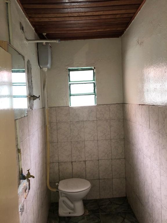 Casa à venda com 7 quartos, 250m² - Foto 2