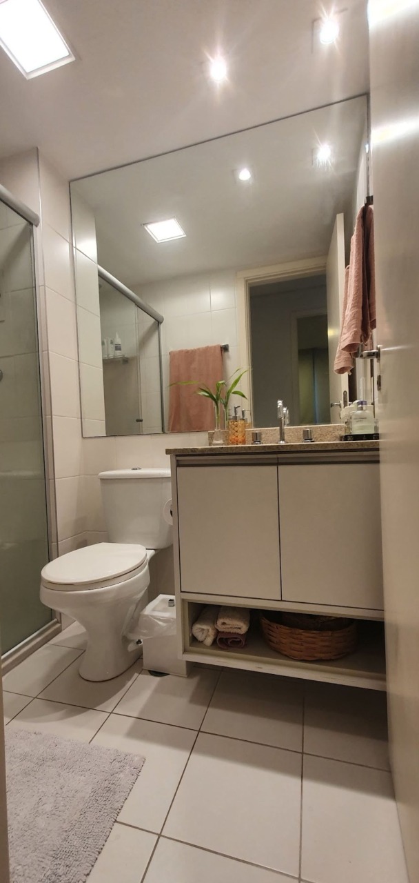 Apartamento à venda com 2 quartos, 65m² - Foto 2