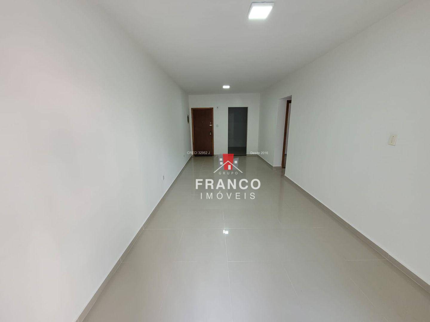 Apartamento à venda com 3 quartos, 103m² - Foto 4