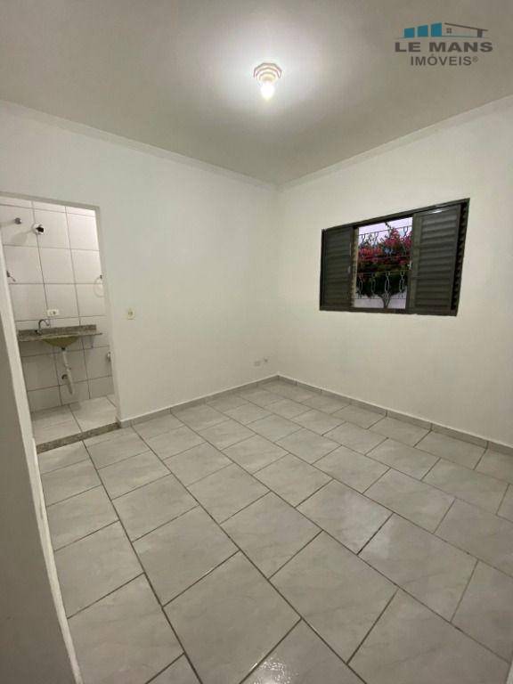 Casa à venda com 2 quartos, 69m² - Foto 6