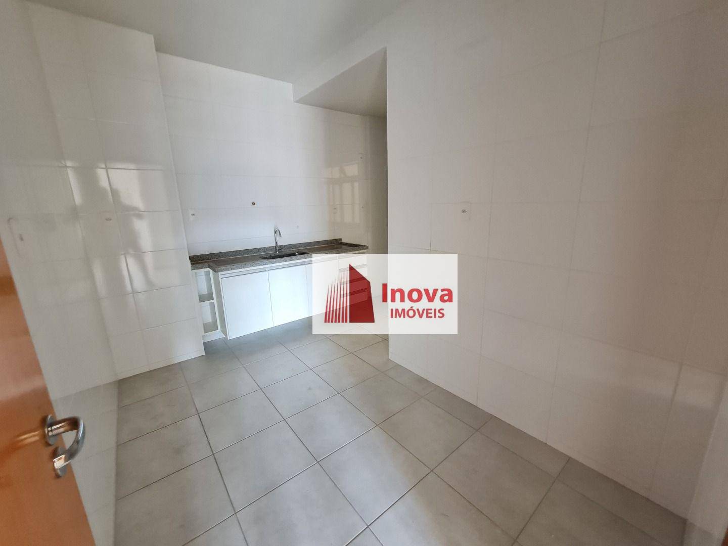 Apartamento à venda com 2 quartos, 75m² - Foto 13