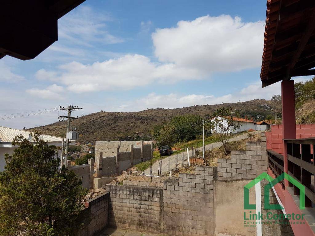 Casa de Condomínio à venda com 3 quartos, 225m² - Foto 28