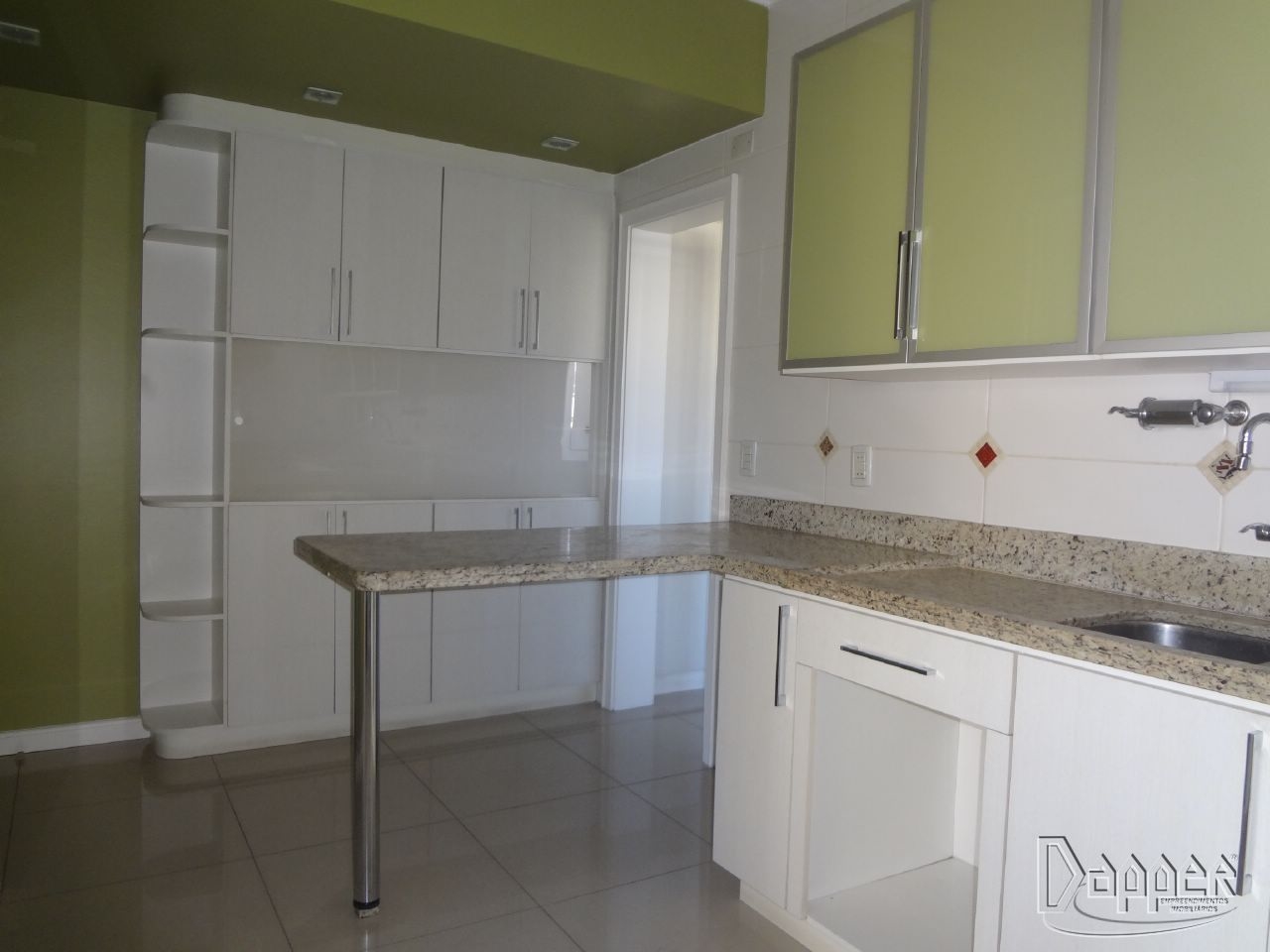 Apartamento à venda com 3 quartos, 189m² - Foto 5