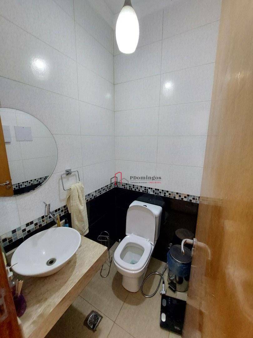 Sobrado para alugar com 4 quartos, 179m² - Foto 24