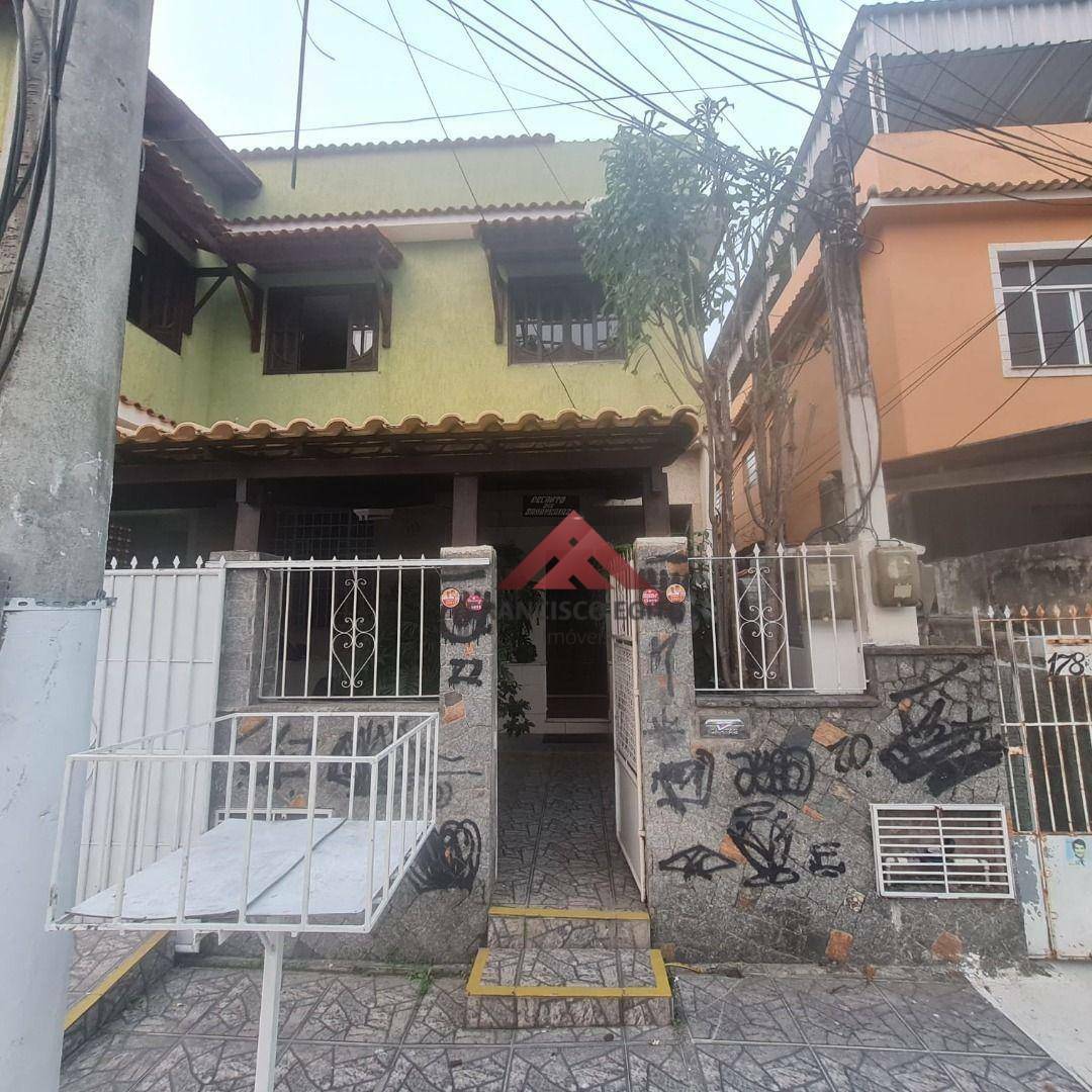 Casa à venda com 3 quartos, 115m² - Foto 1