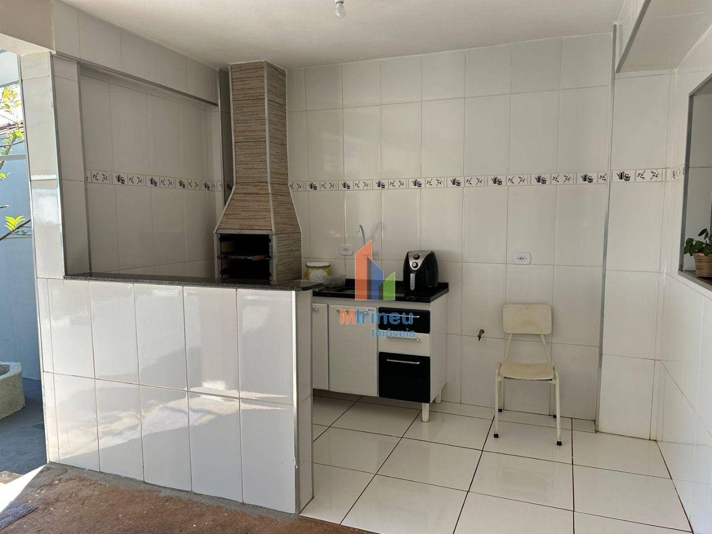 Casa à venda com 3 quartos, 177m² - Foto 8