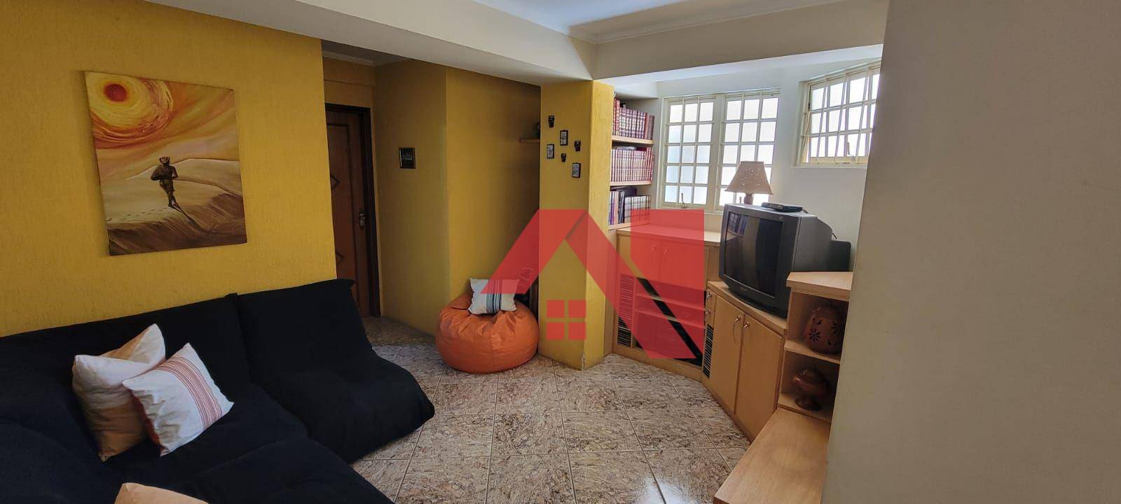 Casa à venda com 3 quartos, 263m² - Foto 1