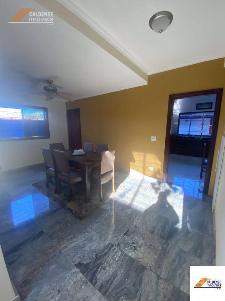 Casa, 3 quartos, 220 m² - Foto 5