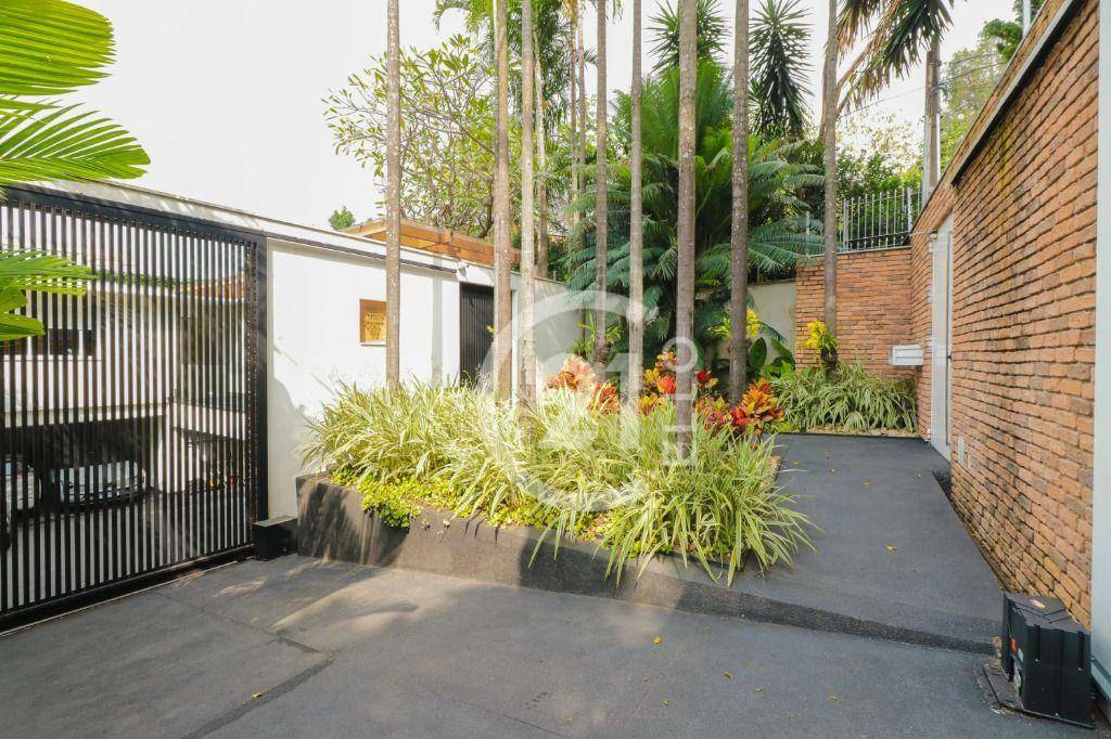 Casa à venda com 4 quartos, 420m² - Foto 25