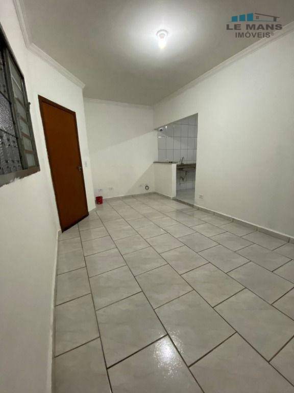 Casa à venda com 2 quartos, 69m² - Foto 3