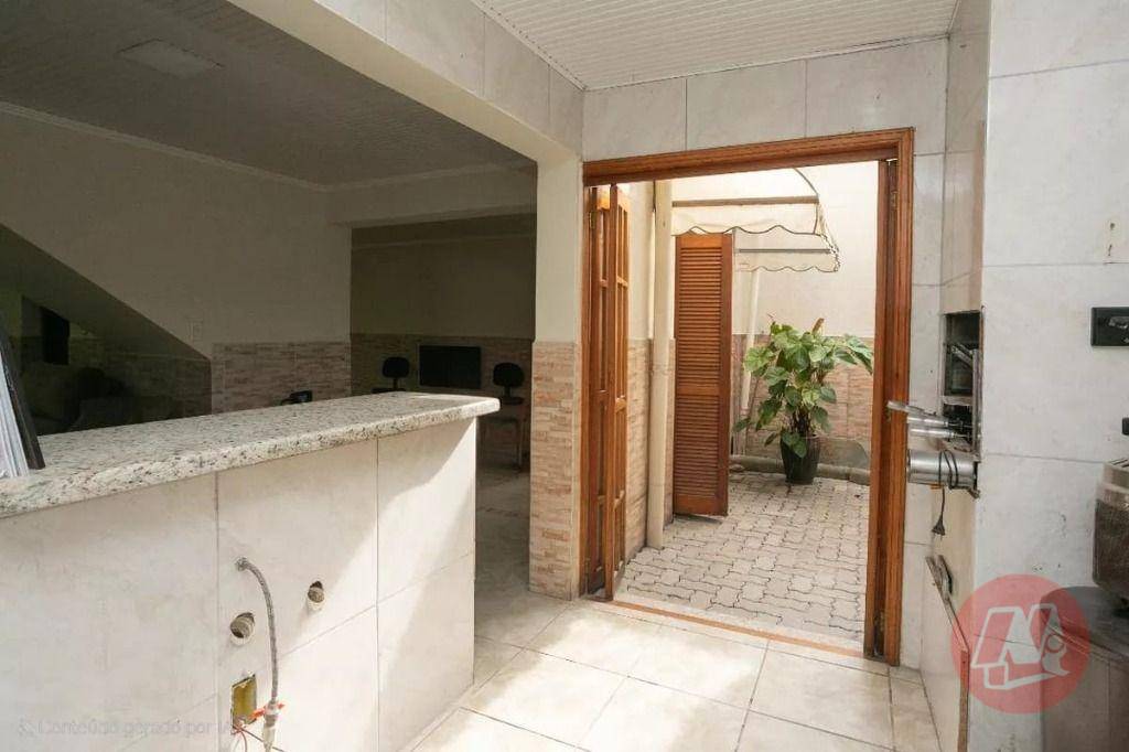 Casa para alugar com 4 quartos, 220m² - Foto 19