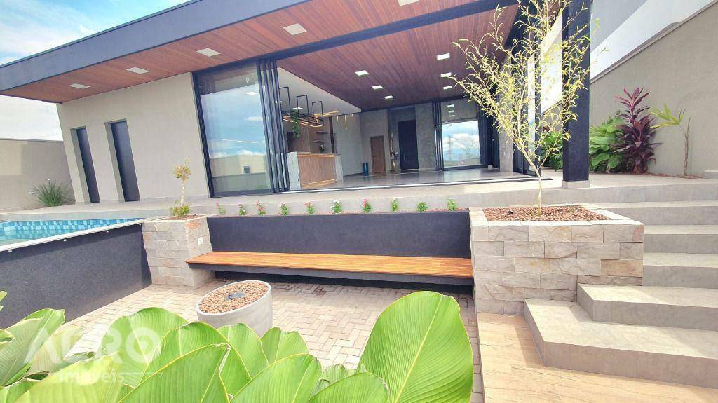 Casa de Condomínio à venda com 3 quartos, 232m² - Foto 1