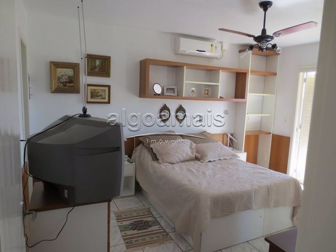 Casa à venda com 5 quartos, 214m² - Foto 15