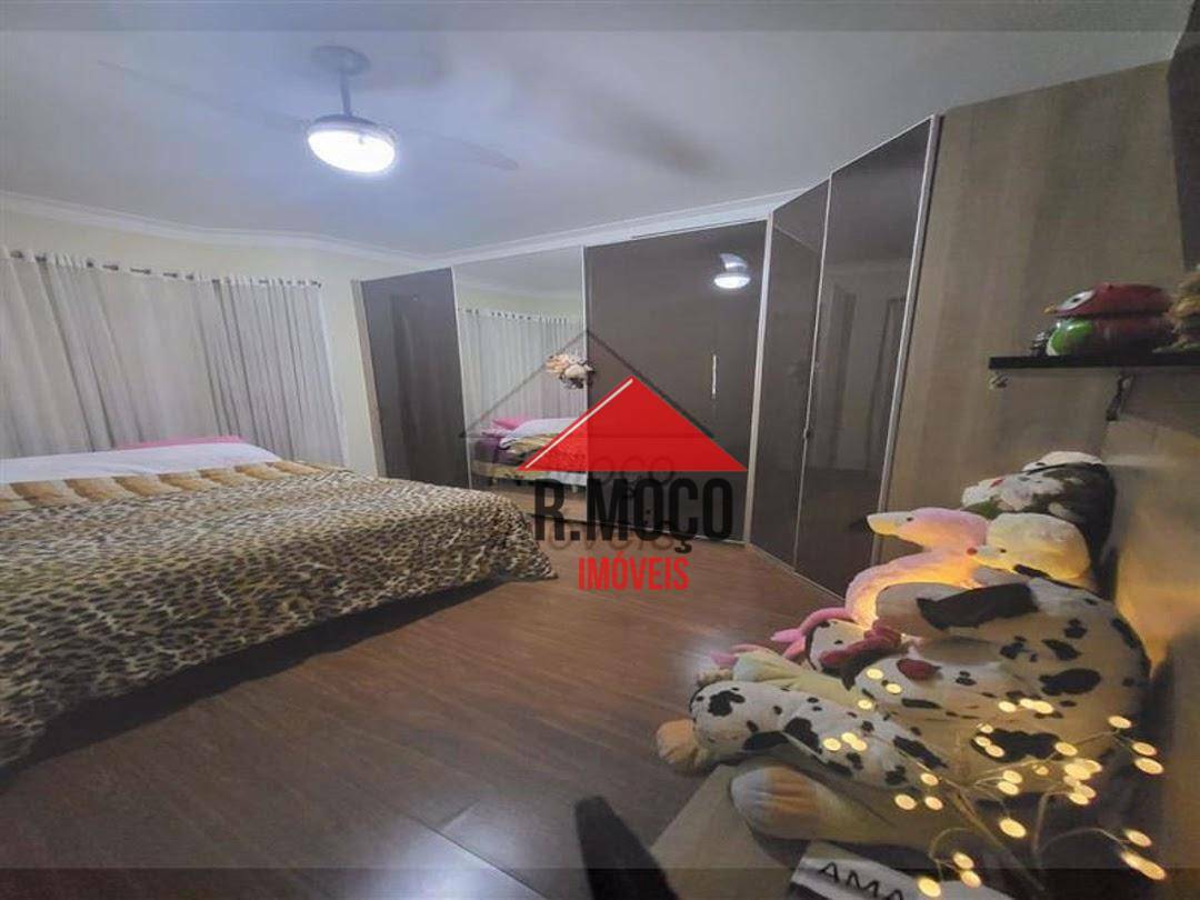 Casa à venda com 3 quartos, 225m² - Foto 25