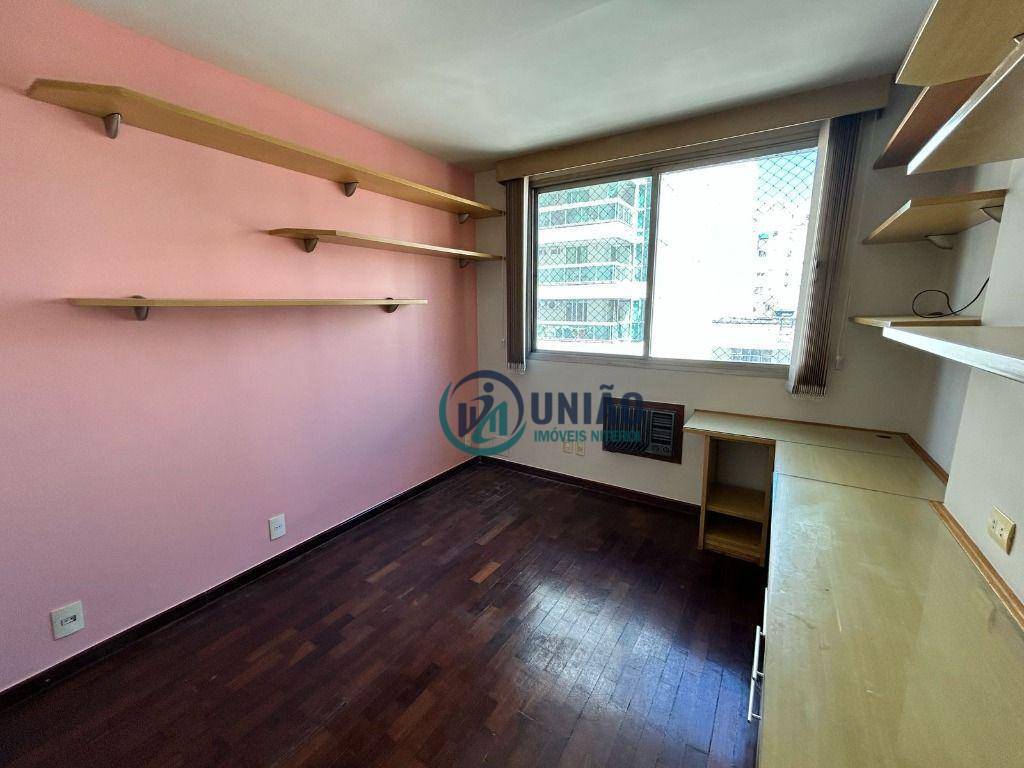 Apartamento à venda com 3 quartos, 130m² - Foto 4