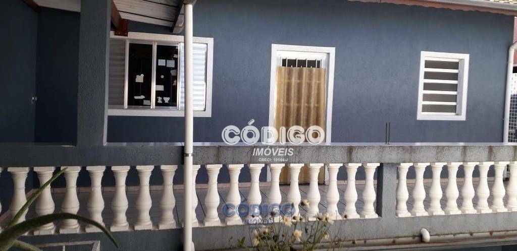 Sobrado à venda com 4 quartos, 250m² - Foto 1