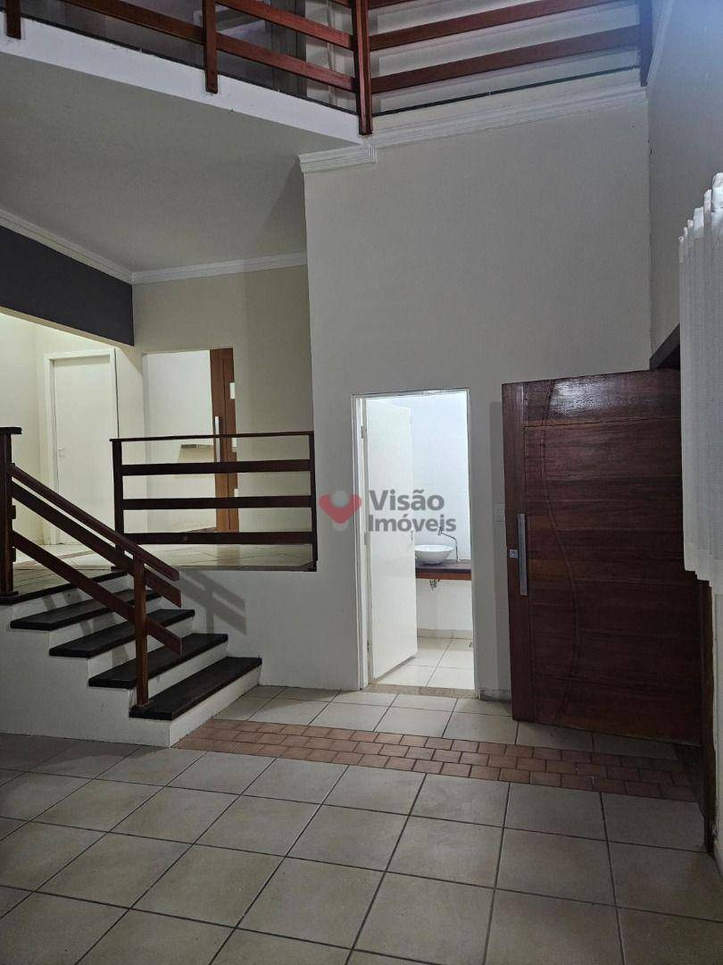 Casa, 4 quartos, 227 m² - Foto 2