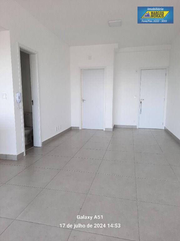 Apartamento para alugar com 3 quartos, 125m² - Foto 11