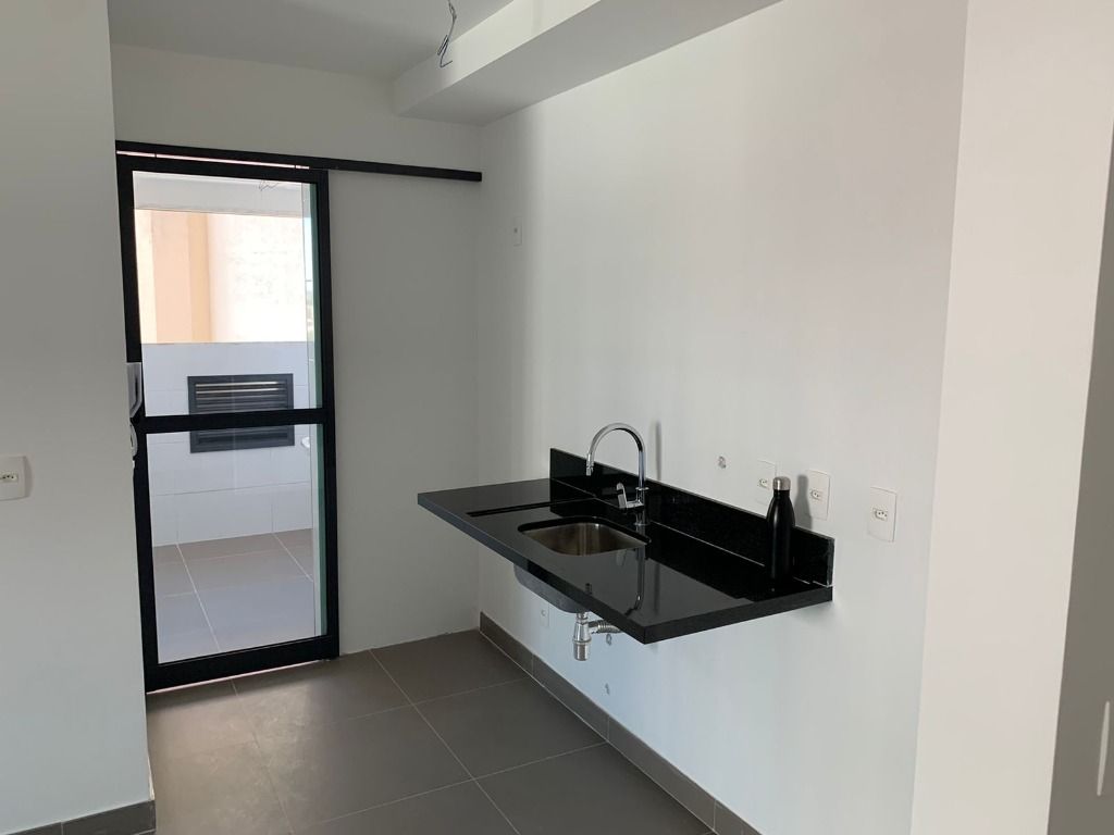 Apartamento à venda com 2 quartos, 62m² - Foto 4