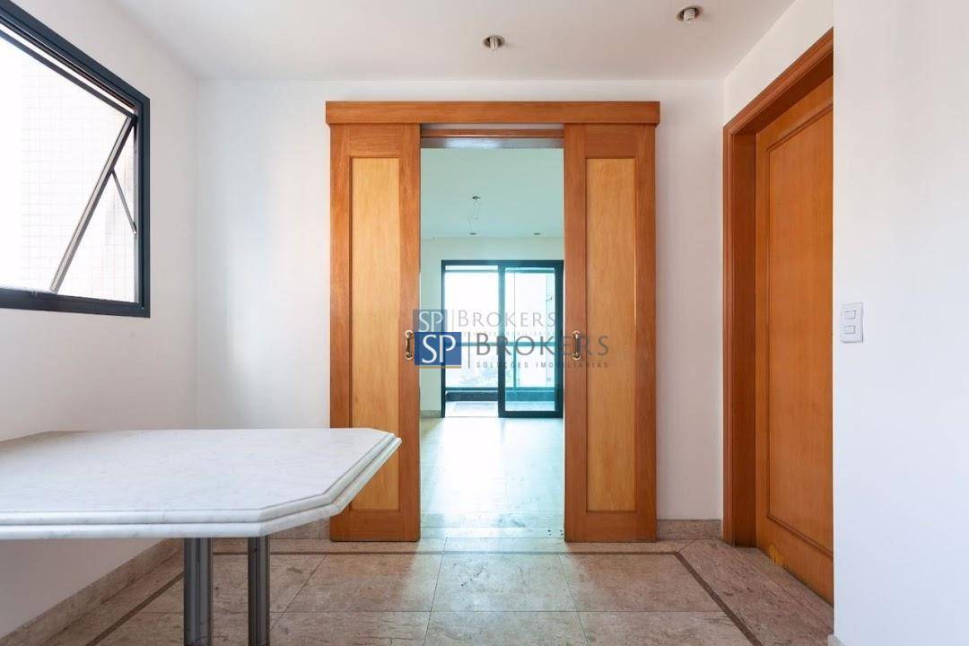 Apartamento à venda com 4 quartos, 202m² - Foto 12