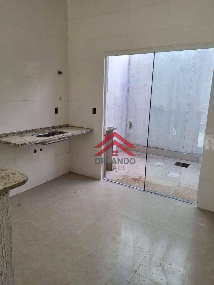 Casa à venda com 2 quartos, 55m² - Foto 6