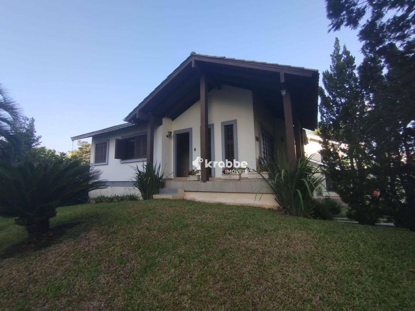 Casa à venda com 4 quartos, 174m² - Foto 2