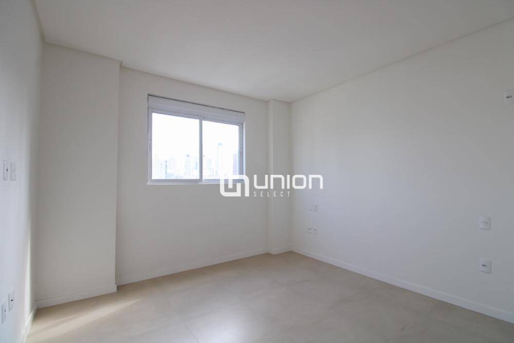 Apartamento à venda com 3 quartos, 136m² - Foto 14