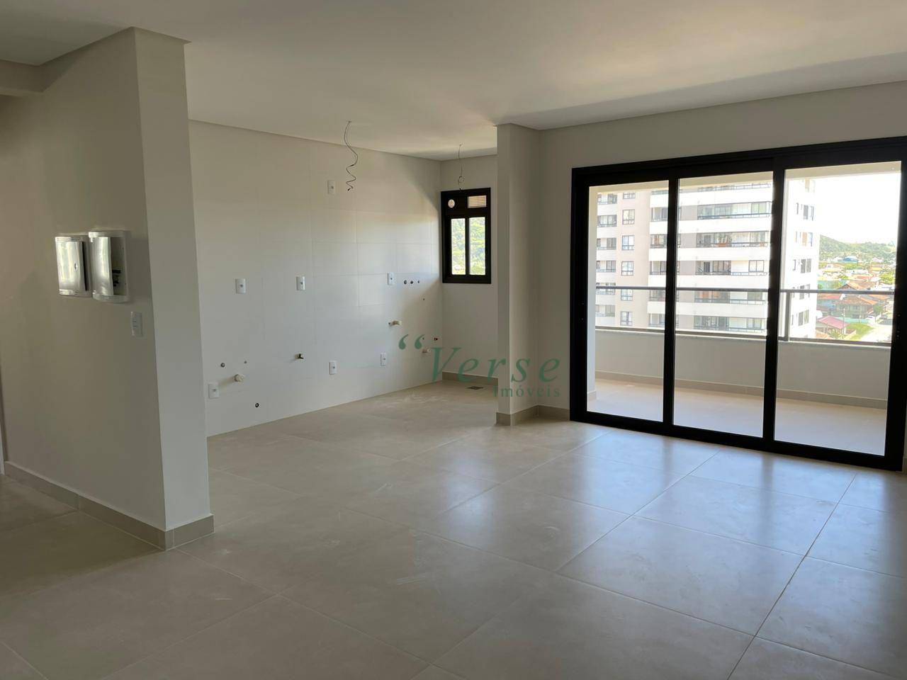 Apartamento à venda com 3 quartos, 96m² - Foto 1