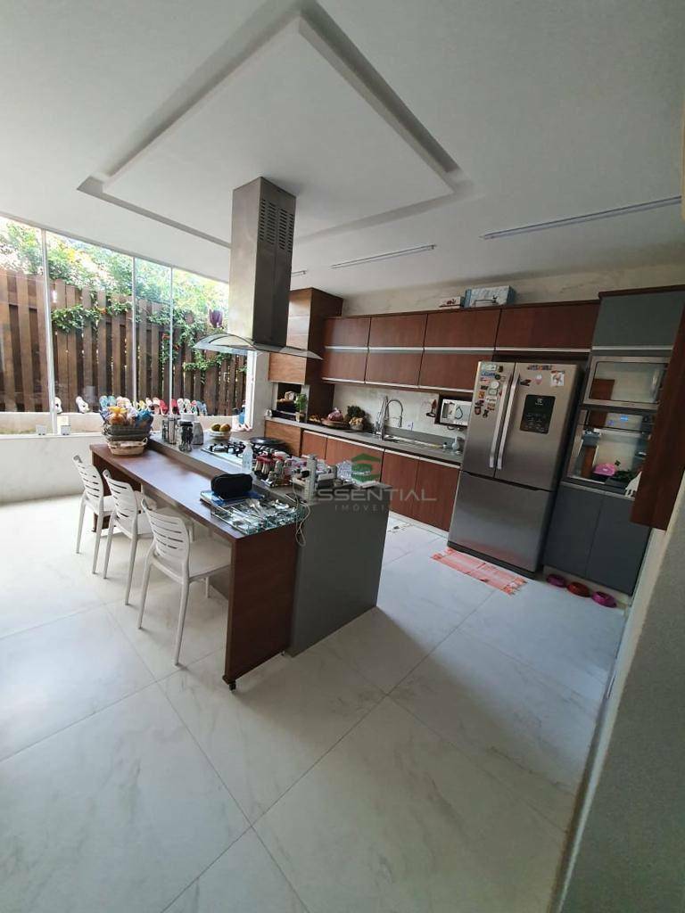 Sobrado à venda com 3 quartos, 120m² - Foto 2