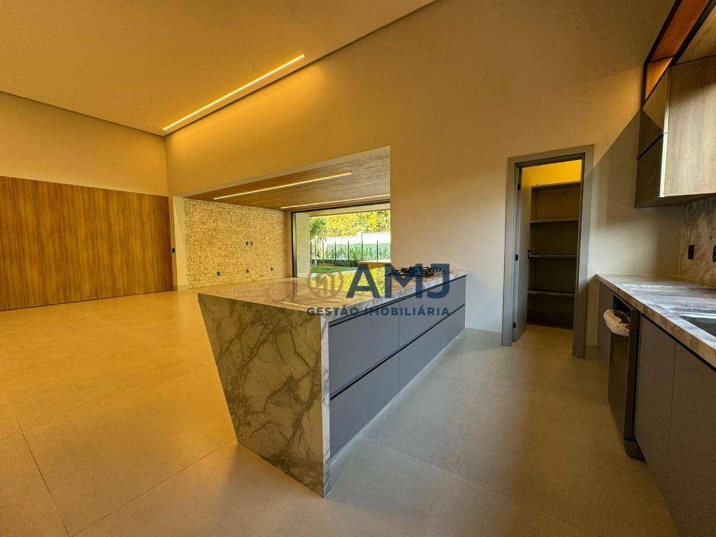 Casa de Condomínio à venda com 4 quartos, 330m² - Foto 10