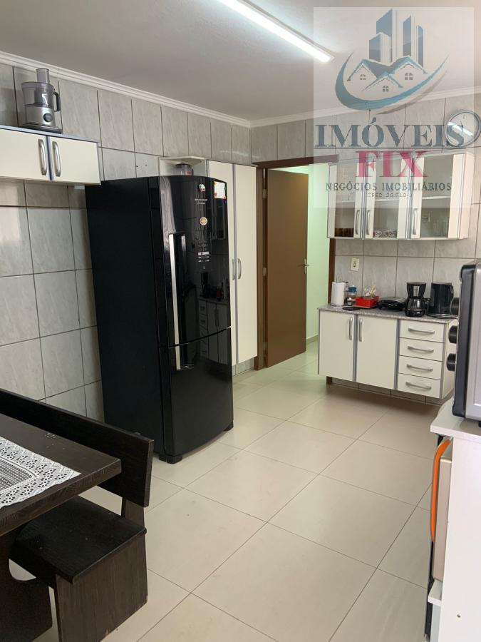 Casa à venda com 3 quartos, 149m² - Foto 4