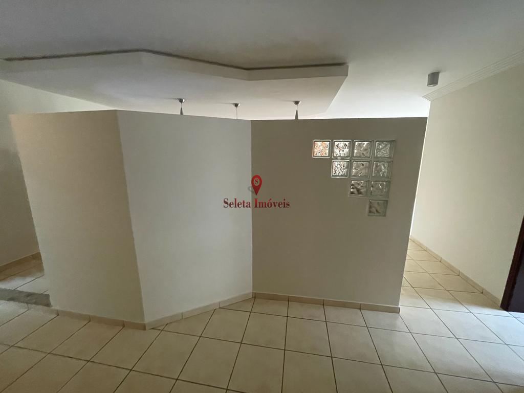 Casa à venda com 4 quartos, 647m² - Foto 4